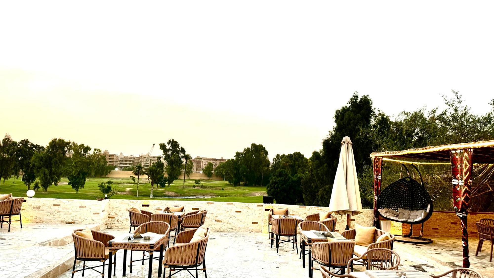 ホテル Golf Pyramids View Kafret el-Gabal エクステリア 写真